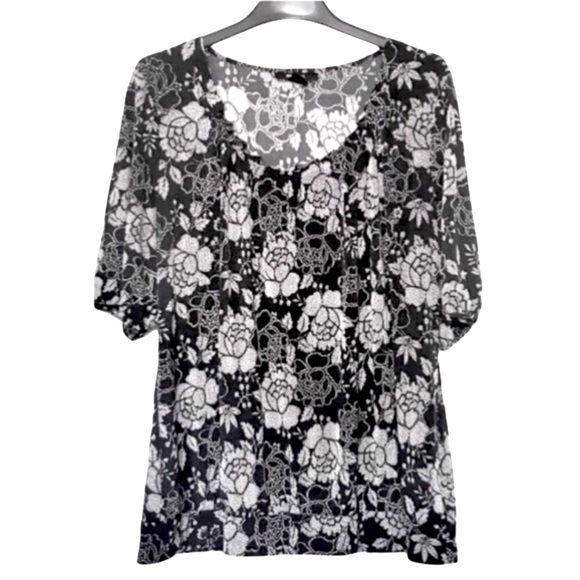 Style & Co. Tops - Style & Co Women’s Black & White Floral Blouse
